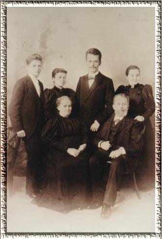 Familie-Heinrich (Gro�eltern und Mutter von Elisabeth Knossalla)